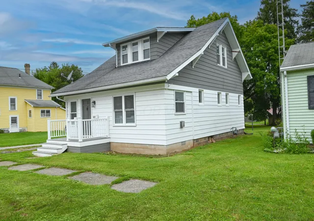 Photo 3 of Single family home for sale at 222 E Summit St, Galion, OH 44833 | MLS# 226031158 | Listing updated on 2026-09-30