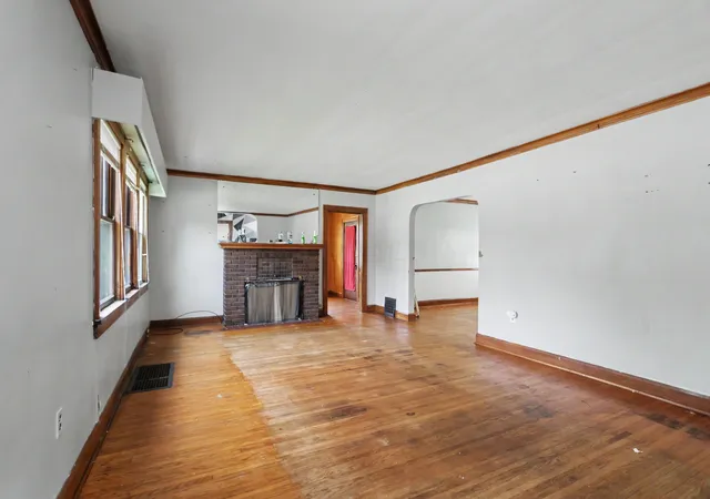 Photo 2 of Sale Pending at 19 Hoffman Ave, Mansfield, OH 44906 | MLS# 226031234 | Listing updated on 2026-08-24