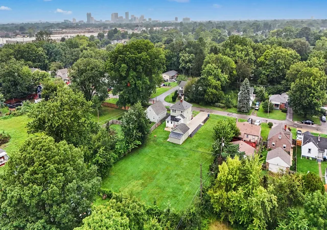 Photo 3 of Single family home for sale at 991 Lawrence Dr, Columbus, OH 43207 | MLS# 226031283 | Listing updated on 2026-10-02