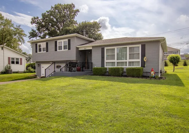 1st image of 253 Marvel Dr, Lancaster, OH 43130 | MLS# 226031172