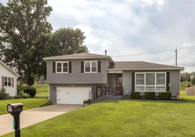 Photo 3 of Single family home for sale at 253 Marvel Dr, Lancaster, OH 43130 | MLS# 226031172 | Listing updated on 2026-09-14