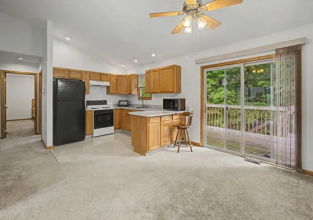 2nd image of 707 Greenbriar Cir, Howard, OH 43028 | MLS# 226031305