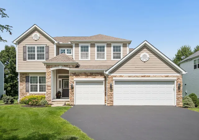 1st image of 820 Ballater Dr, Delaware, OH 43015 | MLS# 226031842