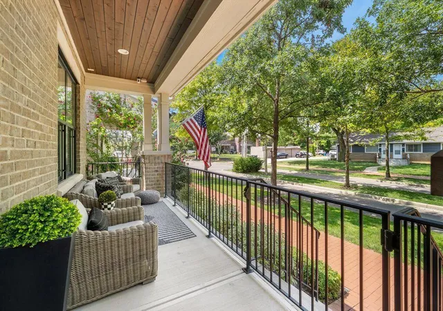 3rd image of 967 W 1St Ave, Columbus, OH 43212 | MLS# 226031180