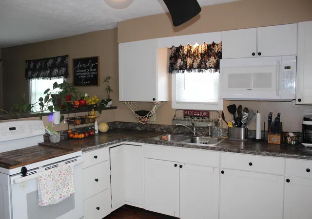 3rd image of 350 Larchmont Ave, Springfield, OH 45503 | MLS# 226031192