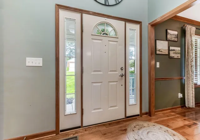 5th image of 1365 Normandy Dr, Newark, OH 43055 | MLS# 226031330