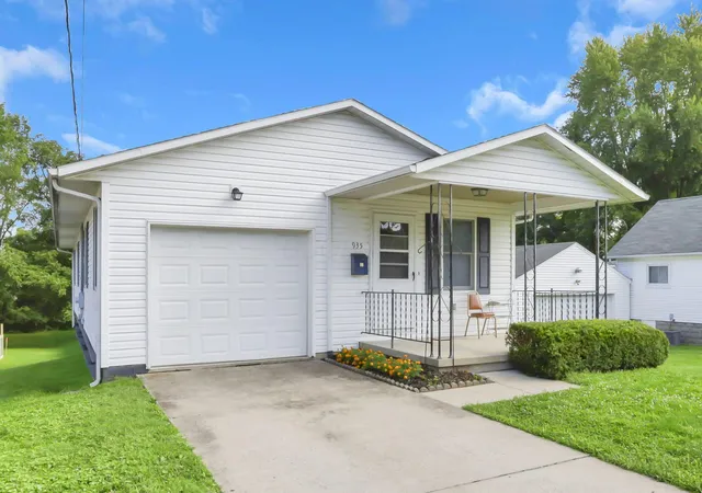 Photo 3 of Single family home for sale at 935 Reese Ave, Lancaster, OH 43130 | MLS# 226031620 | Listing updated on 2026-08-23