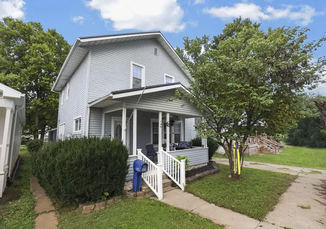 1st image of 164 E Channel St, Newark, OH 43055 | MLS# 226031213
