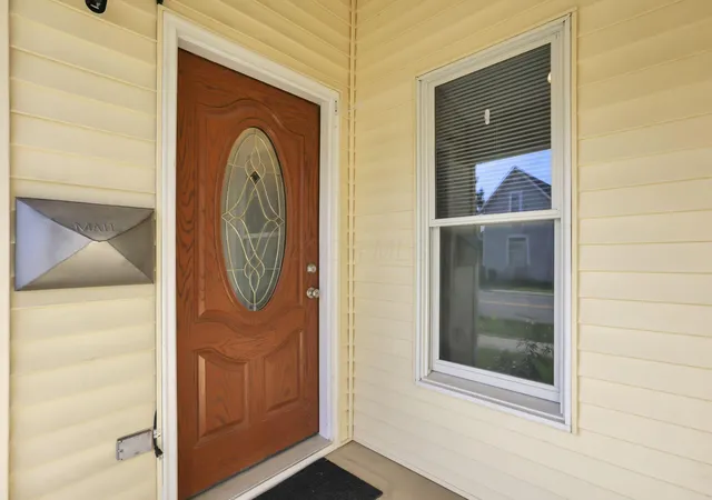 Photo 2 of Sale Pending at 409 E Pleasant St, Mount Vernon, OH 43050 | MLS# 226031309 | Listing updated on 2026-09-15