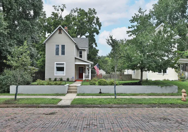 1st image of 120 W Como Ave, Columbus, OH 43202 | MLS# 226031332
