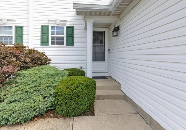 Photo 2 of Condo for sale at 1967 Bashan Dr #82D, Columbus, OH 43228 | MLS# 226032202 | Listing updated on 2026-09-14