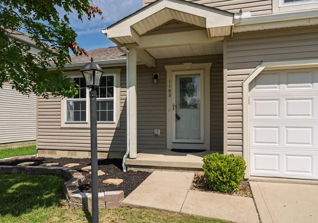 Photo 3 of Single family home for sale at 1106 Goldeneye Dr, Blacklick, OH 43004 | MLS# 226032593 | Listing updated on 2026-09-17