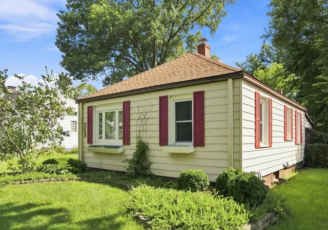 Photo 1 of Single family home for sale at 283 E Beechwold Blvd, Columbus, OH 43214 | MLS# 226032375 | Listing updated on 2026-09-16