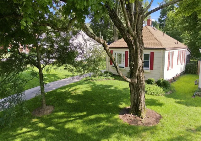 Photo 2 of Single family home for sale at 283 E Beechwold Blvd, Columbus, OH 43214 | MLS# 226032375 | Listing updated on 2026-09-16