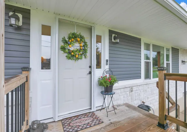 Photo 3 of Single family home for sale at 280 Rocky Frk Dr NE, Newark, OH 43055 | MLS# 226031257 | Listing updated on 2026-09-04