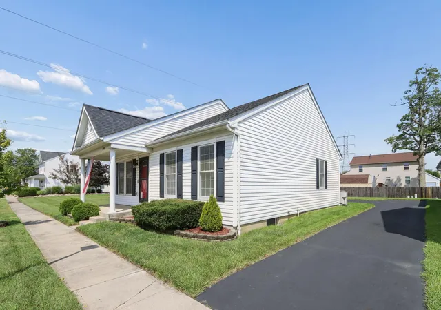 image of 4414 Alameda Dr, Grove City, OH 43123 | MLS# 226031769