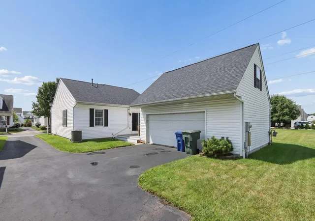 image of 4414 Alameda Dr, Grove City, OH 43123 | MLS# 226031769