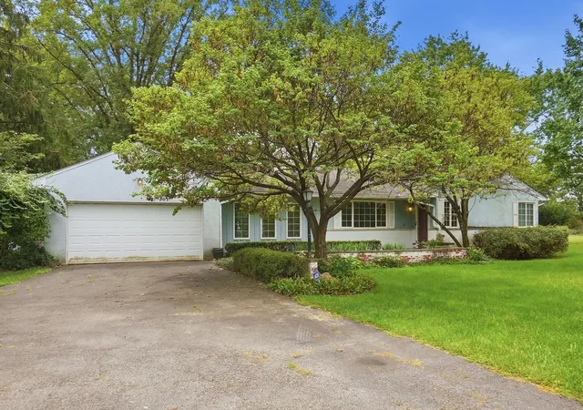 2nd image of 3735 W Henderson Rd, Columbus, OH 43220 | MLS# 226031281