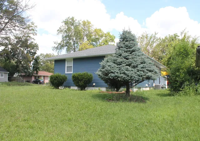 3rd image of 2193 Myrtle Ave, Columbus, OH 43211 | MLS# 226031515