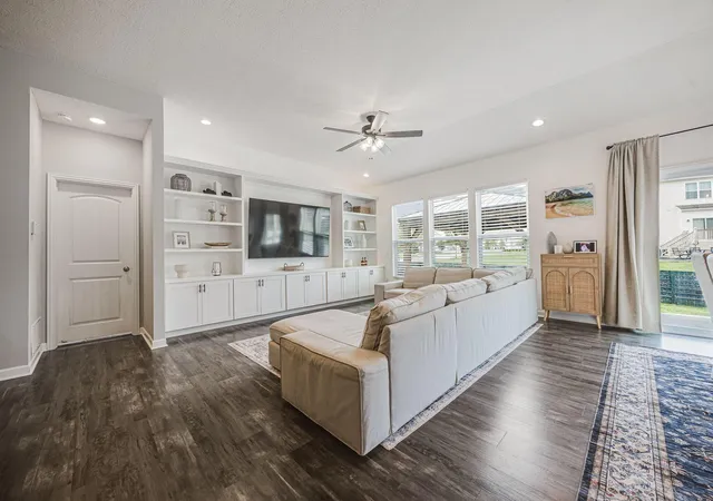 Photo 2 of Single family home for sale at 108 Ratcliff Ln, Plain City, OH 43064 | MLS# 226031302 | Listing updated on 2026-08-21