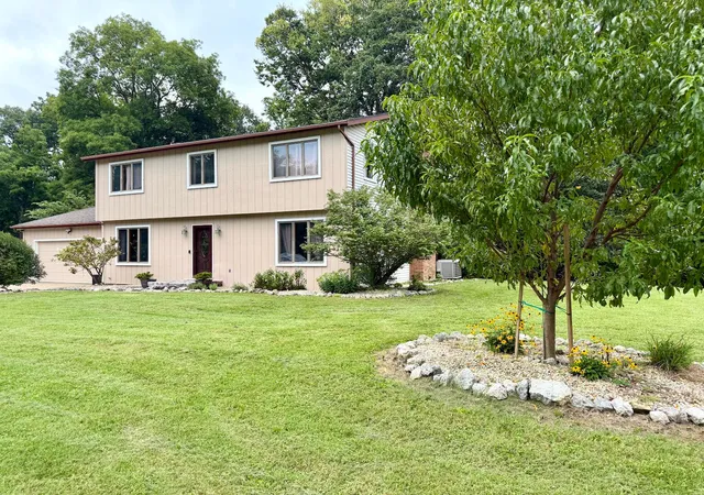 2nd image of 246 Woodview Dr, Chillicothe, OH 45601 | MLS# 226031308