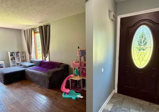 5th image of 246 Woodview Dr, Chillicothe, OH 45601 | MLS# 226031308