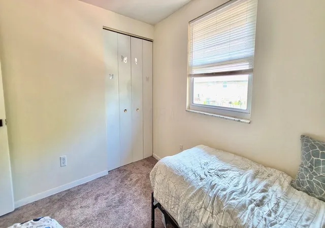Listing Photo 2 - Condo for sale in building located at 2375 Woodbrook Cir S, Columbus, OH 43223
