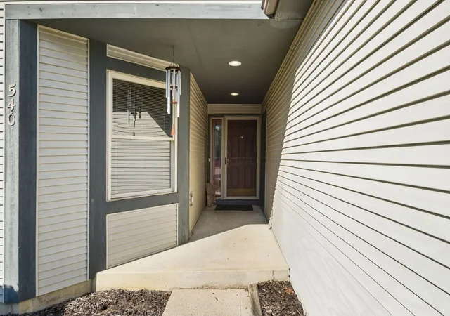 Photo 3 of Single family home for sale at 540 Forestwood Dr, Columbus, OH 43230 | MLS# 226031307 | Listing updated on 2026-10-20
