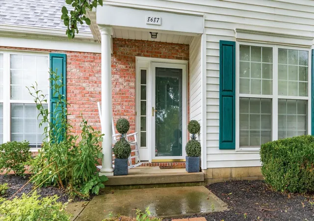 3rd image of 8687 Lazelle Commons Dr, Lewis Center, OH 43035 | MLS# 226031334