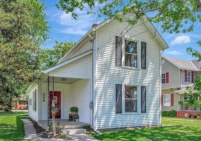 1st image of 304 Uncapher Ave, Marion, OH 43302 | MLS# 226031341