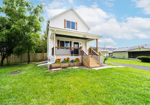 Photo 3 of Single family home for sale at 1929 Dunbar Dr, Columbus, OH 43224 | MLS# 226031350 | Listing updated on 2026-08-28