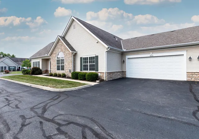 Photo 4 of Condo for sale at 4872 Ashleigh Dr, Dublin, OH 43016 | MLS# 226031368 | Listing updated on 2026-08-25