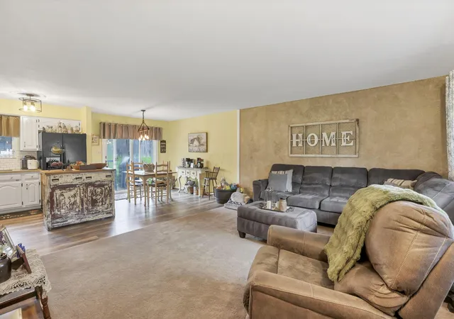 Photo 3 of Single family home for sale at 101 Clearview Dr Ne, Newark, OH 43055 | MLS# 226031629 | Listing updated on 2026-08-31