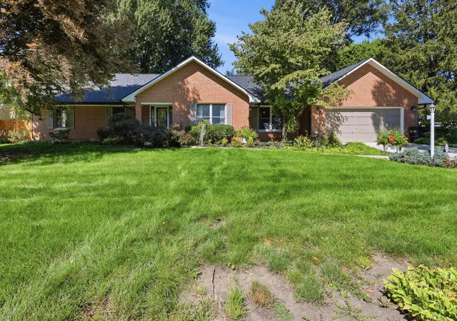 Photo 3 of Sale Pending at 749 Harding Rd, Marion, OH 43302 | MLS# 226031925 | Listing updated on 2026-09-11
