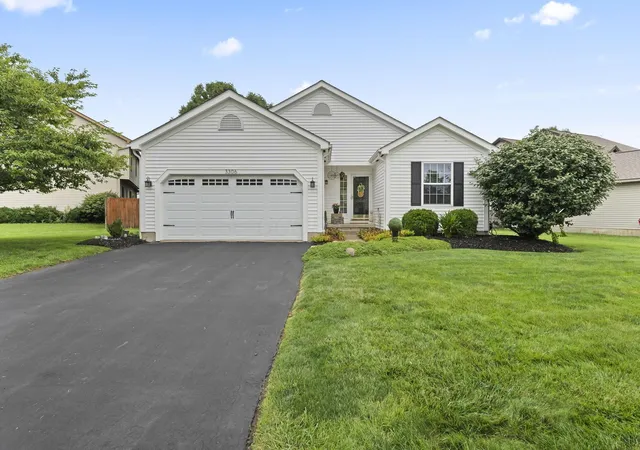 1st image of 3306 Summer Glen Dr, Grove City, OH 43123 | MLS# 226031421
