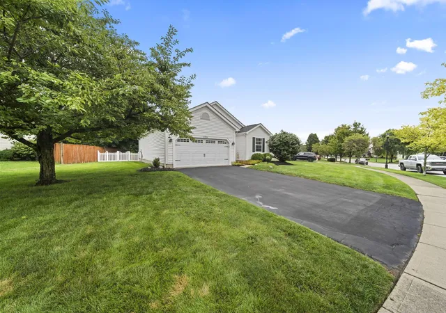 2nd image of 3306 Summer Glen Dr, Grove City, OH 43123 | MLS# 226031421