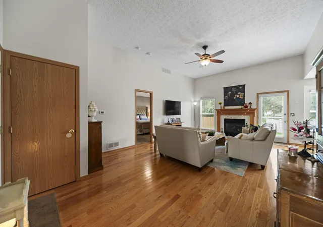 5th image of 3306 Summer Glen Dr, Grove City, OH 43123 | MLS# 226031421