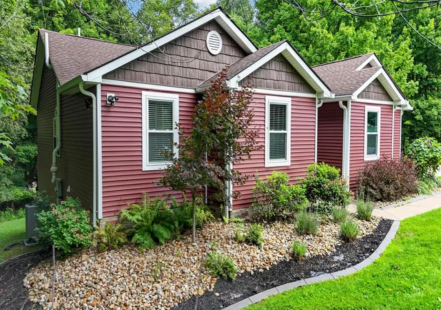 2nd image of 365 Valleybrook Cir, Howard, OH 43028 | MLS# 226031564