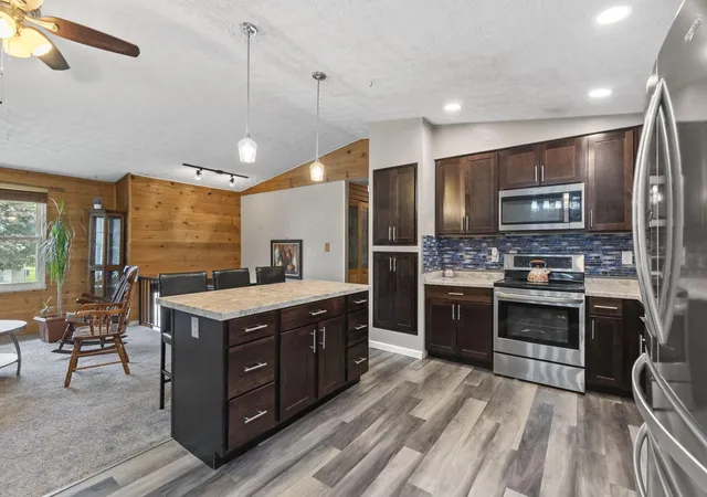 Photo 2 of Single family home for sale at 215 Greenlake St, Galloway, OH 43119 | MLS# 226031405 | Listing updated on 2026-09-14