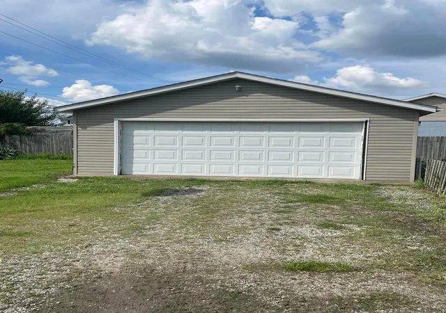 Photo 4 of Single family home for sale at 455 Long St, Ashville, OH 43103 | MLS# 226031396 | Listing updated on 2026-08-25