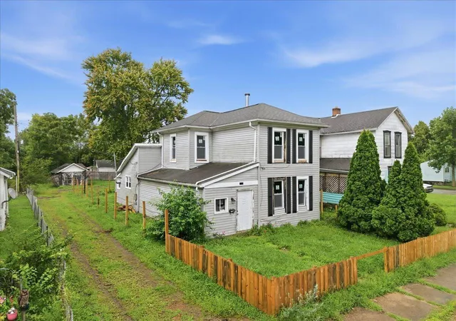 2nd image of 1322 Linden Ave, Springfield, OH 45505 | MLS# 226031430