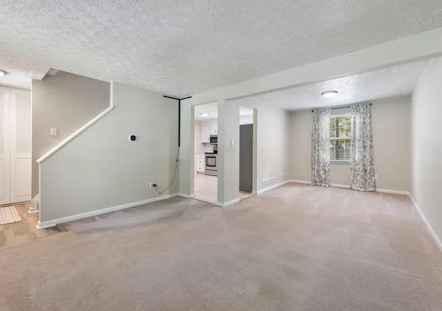 Photo 3 of Single family home for sale at 6553 Skywae Dr, Columbus, OH 43229 | MLS# 226032345 | Listing updated on 2026-09-08