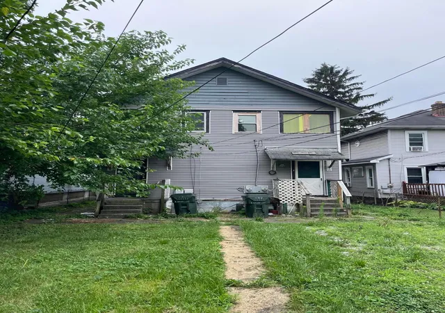 Listing Photo 2 - Condo for sale in building located at 790 E Starr Ave, Columbus, OH 43201 - Unit #