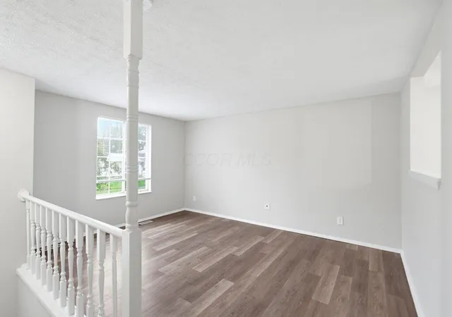 4th image of 3804 Big Walnut Dr, Groveport, OH 43125 | MLS# 226031441