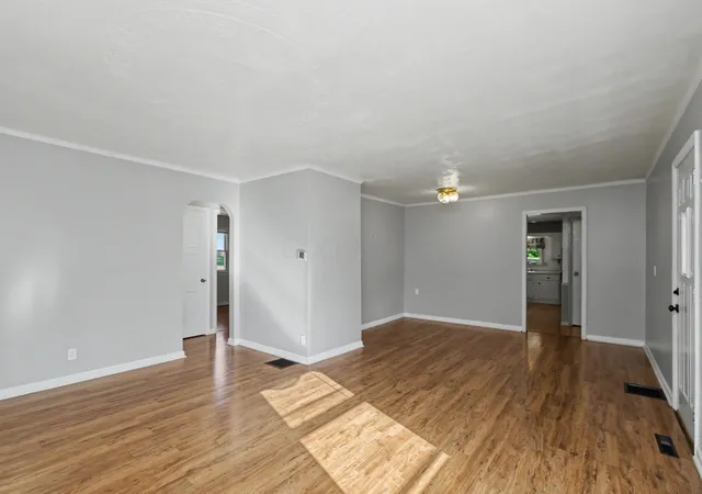 Photo 5 of Sale Pending at 2039 Fleming Fls Rd, Mansfield, OH 44903 | MLS# 226031460 | Listing updated on 2026-08-24