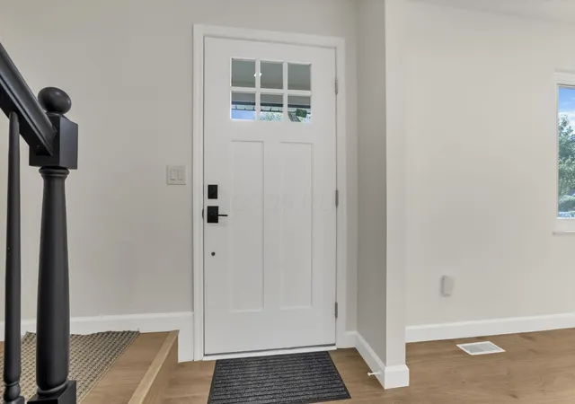 Photo 3 of Single family home for sale at 2208 Pine Knoll Ave, Columbus, OH 43229 | MLS# 226032090 | Listing updated on 2026-09-30