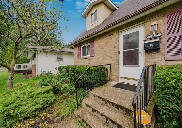 Photo 2 of Single family home for sale at 1272 Shady Ln Rd, Columbus, OH 43227 | MLS# 226031591 | Listing updated on 2026-09-09