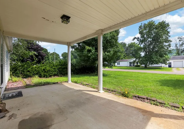Photo 4 of Single family home for sale at 12 Stevy Ln, Frazeysburg, OH 43822 | MLS# 226031644 | Listing updated on 2026-09-05