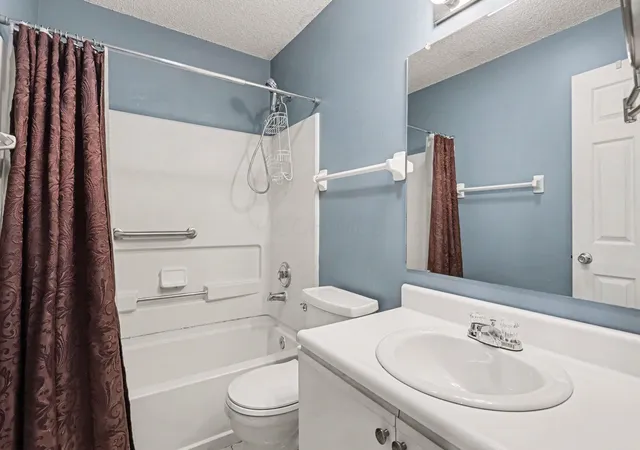 image of 2517 Hyacinth Ln, Columbus, OH 43235