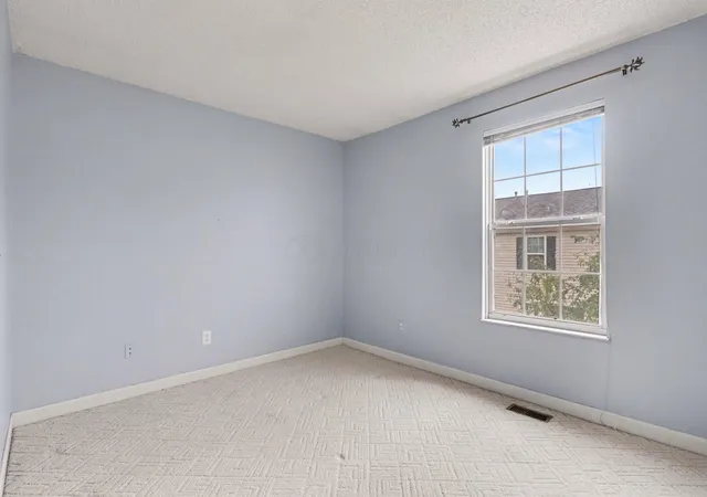 image of 2517 Hyacinth Ln, Columbus, OH 43235